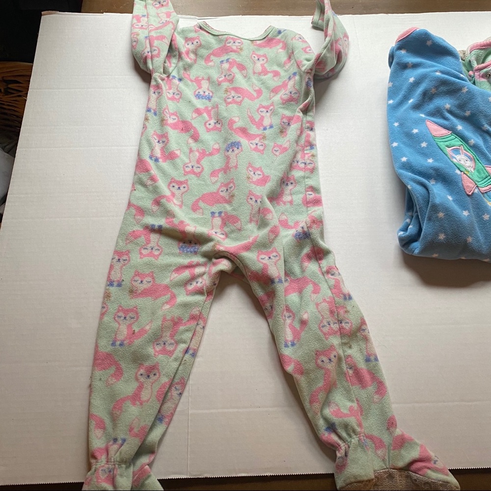 Carter’s Footie Pajamas 24 months - Picture 4 of 16